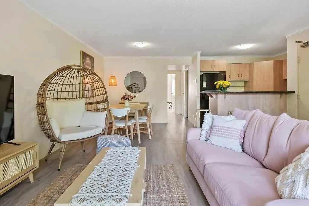 Boho Beauty ~ 2 Bed/2 Bath/1 Car ~ New Farm Apartment Brisbane 0*,  Australia