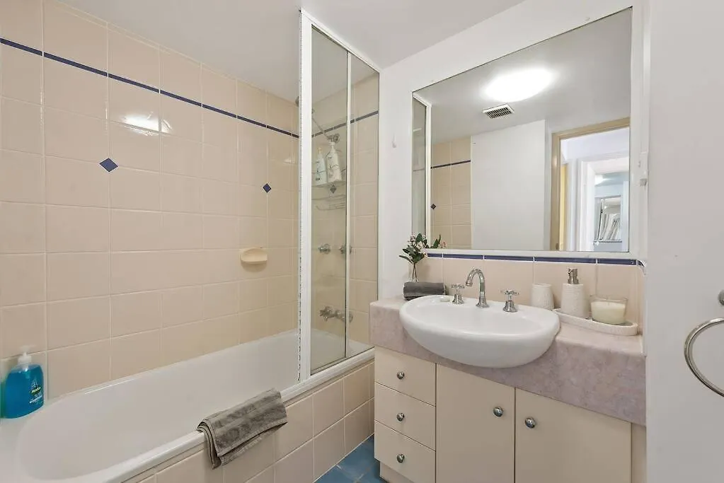 Boho Beauty ~ 2 Bed/2 Bath/1 Car ~ New Farm Apartment Brisbane 0*,  Australia