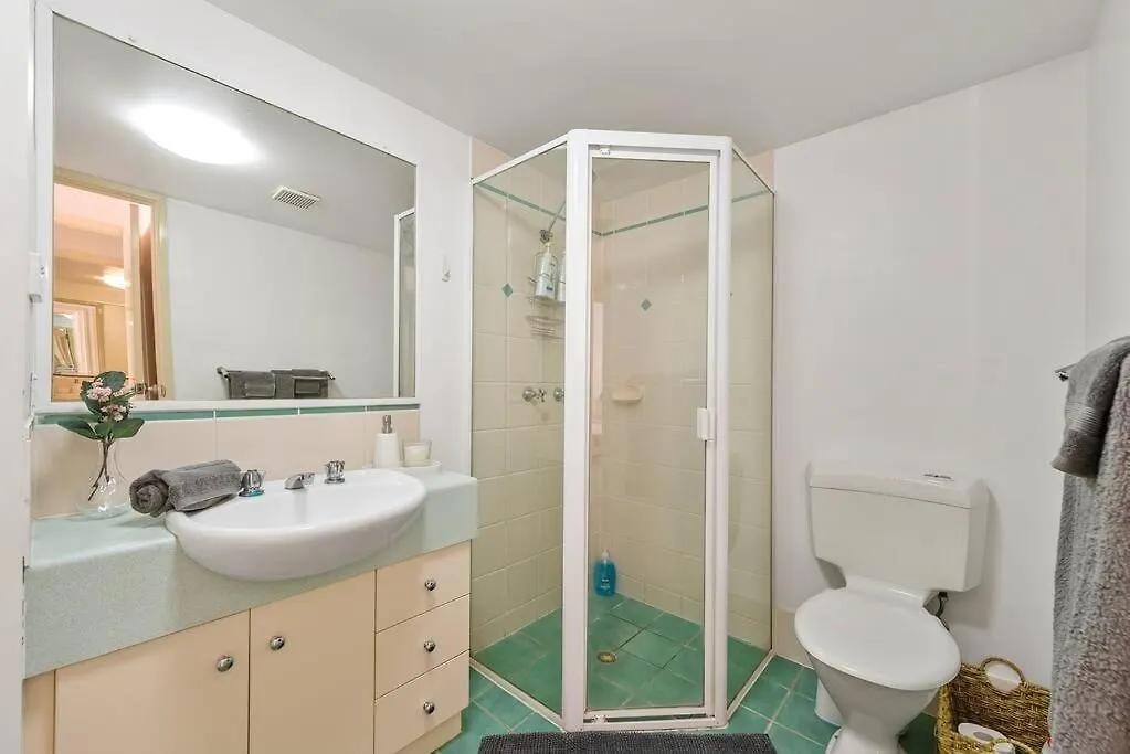 Boho Beauty ~ 2 Bed/2 Bath/1 Car ~ New Farm Apartment Brisbane Australia
