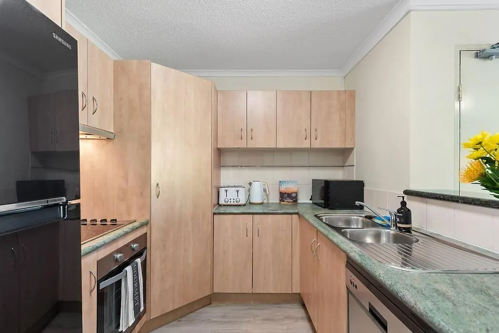 Boho Beauty ~ 2 Bed/2 Bath/1 Car ~ New Farm Apartment Brisbane