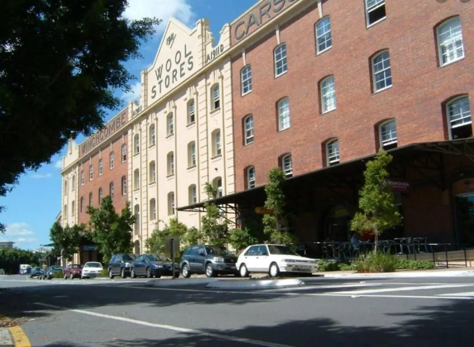Boho Beauty ~ 2 Bed/2 Bath/1 Car ~ New Farm Apartment Brisbane